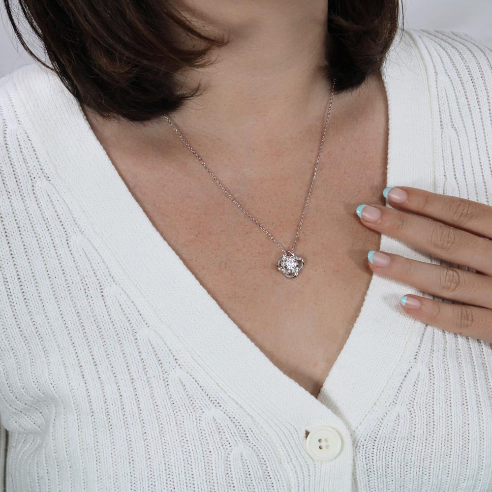 Para Mi Hija - Love Knot Necklace